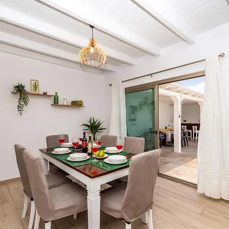 Villa Ruben By Puerto del Carmen (Lanzarote)